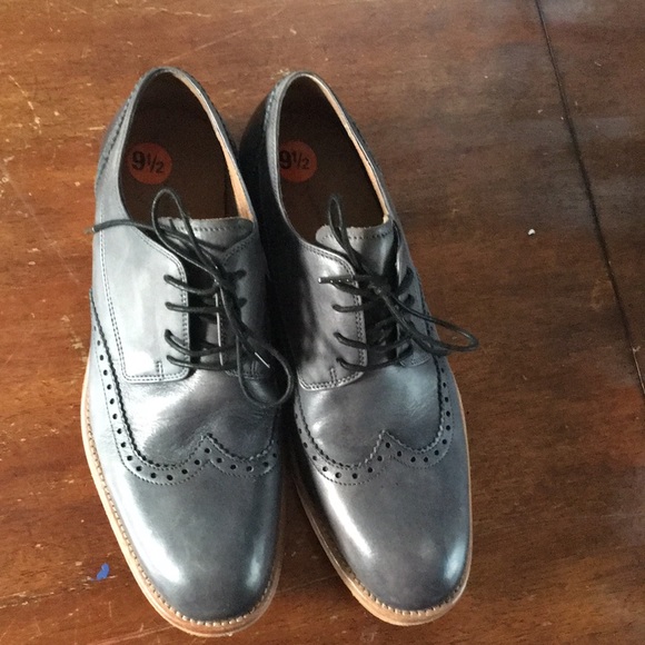 John varvatos 9.5 wing tip shoes main image 4